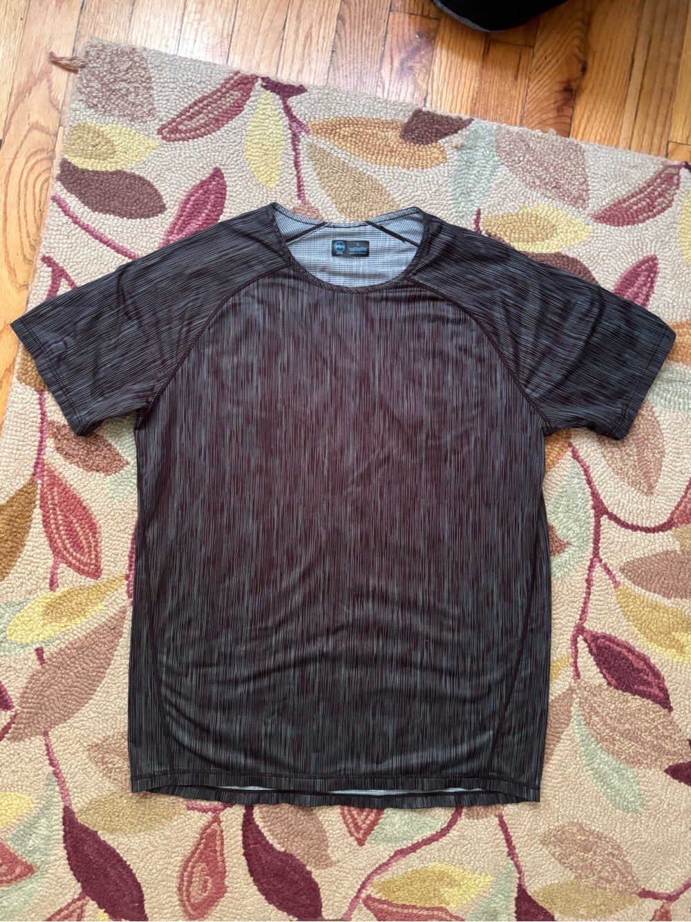 Janji men’s running shirt